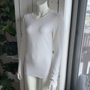 Banana Republic White Long-Sleeve Crewneck Tee